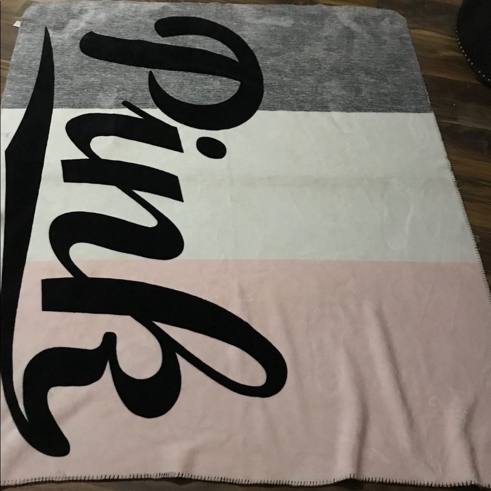 🎉SALE🎉Victoria’s Secret Pink Large blanket